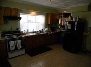 211 River Ave, Providence, RI 02908