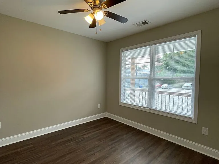 830 Bryan Ave — Photo 11