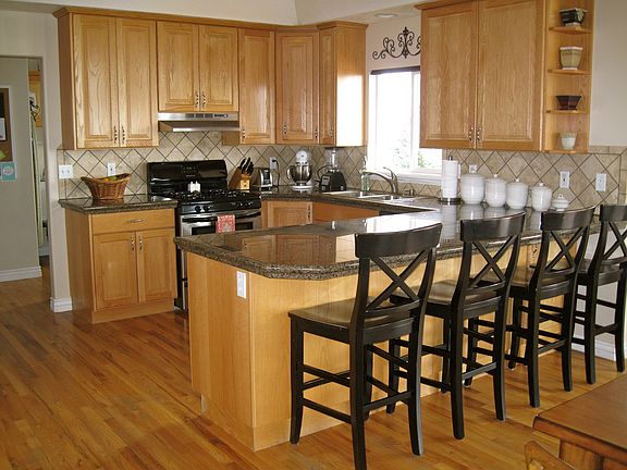 kitchen w granite countertop
