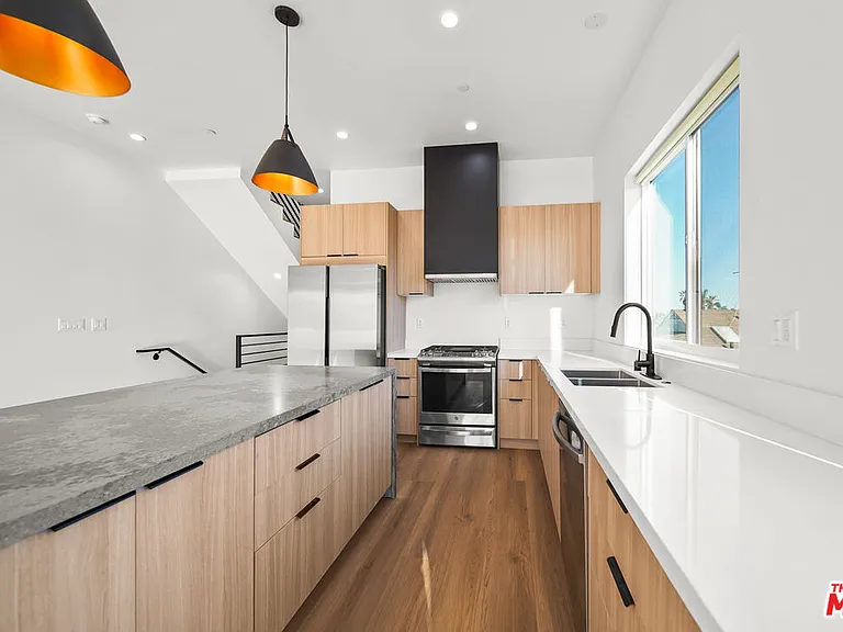 1907 S Corning St #1 — Photo 4