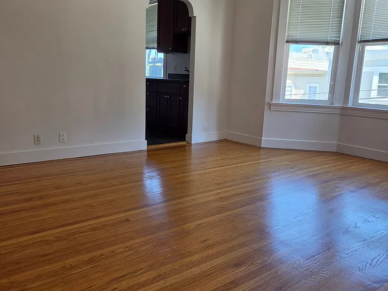 1201 Green St — Photo 4