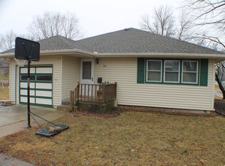307 W Monroe St, Mount Ayr, IA 50854