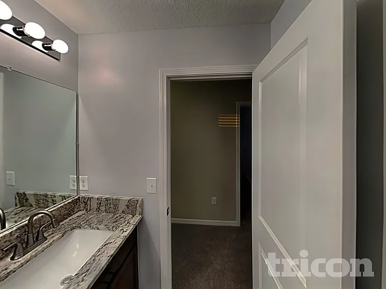 1609 Redmond Brook Ln — Photo 16