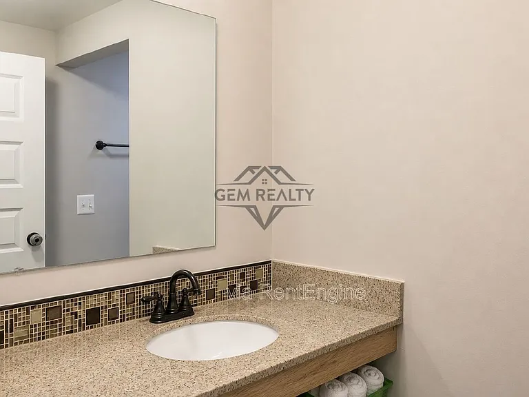 209 Prince Edward St — Photo 19
