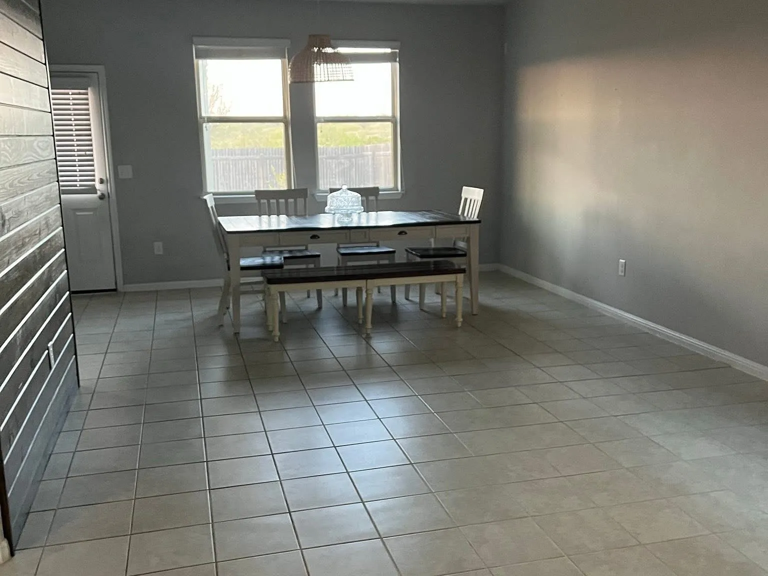 3 bed, 2.5 bath, 1918 sqft, $2,050 — Photo 3