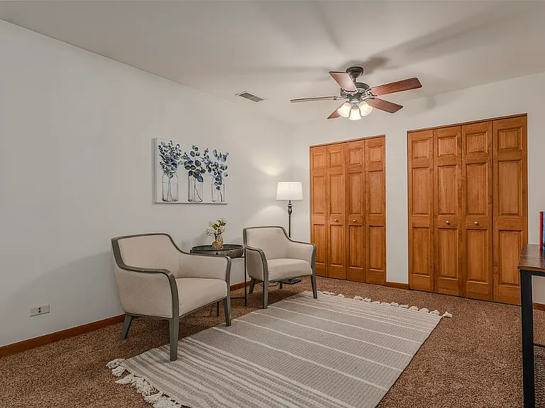 142 W Park Ave #D — Photo 12