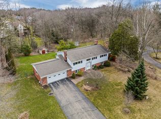 1257 Bald Mountain Rd, Lake Orion, MI 48360