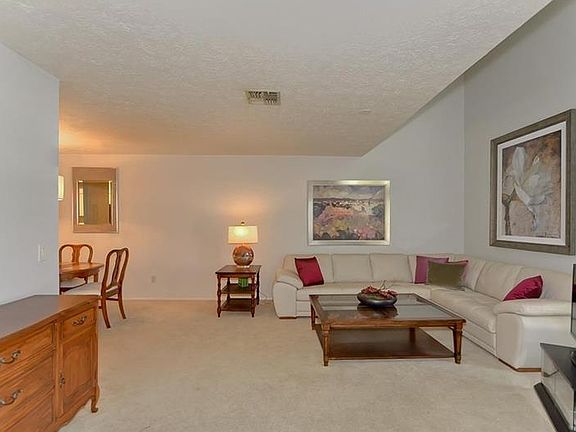 5th image of 9422 Forest Hills Cir #9422