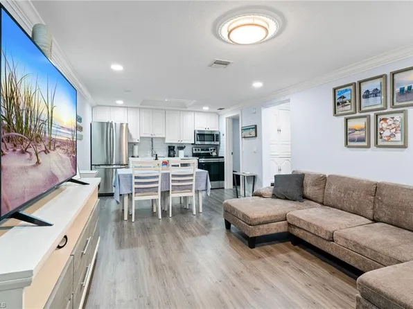 5320 Treetops DR #I, NAPLES, FL 34113