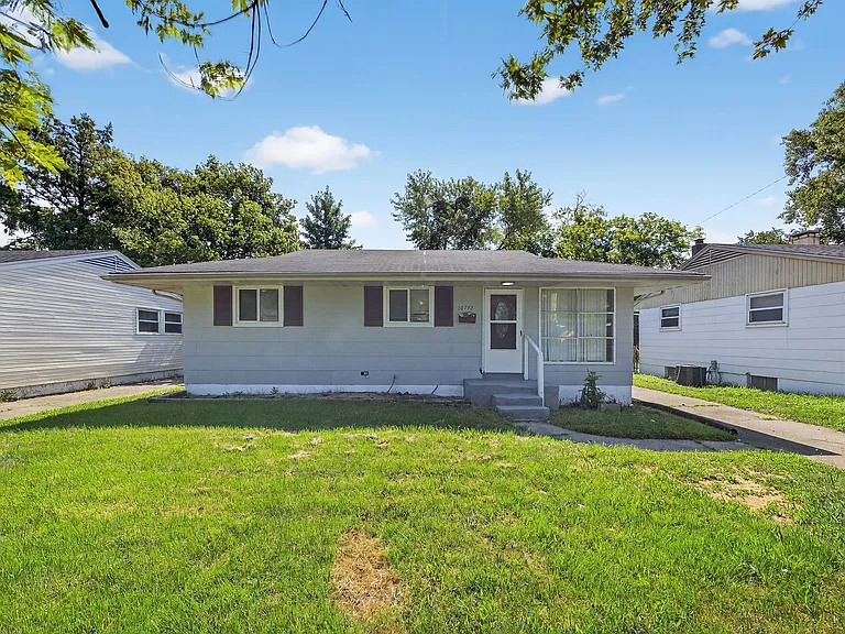 10772 Spring Garden Dr — Photo 2