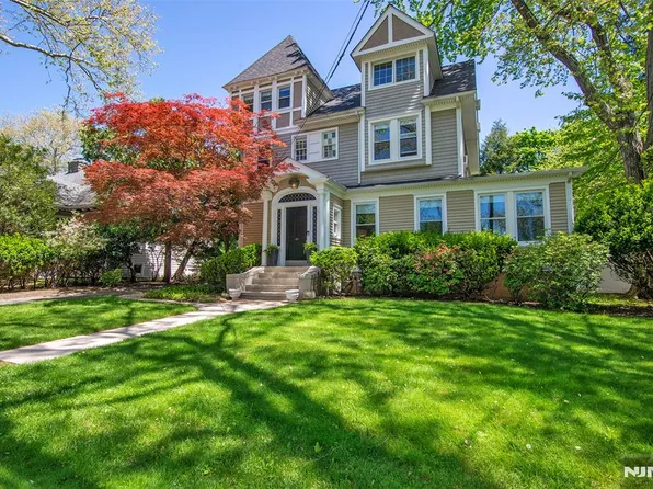 157 Prospect Ave, Westwood, NJ 07675