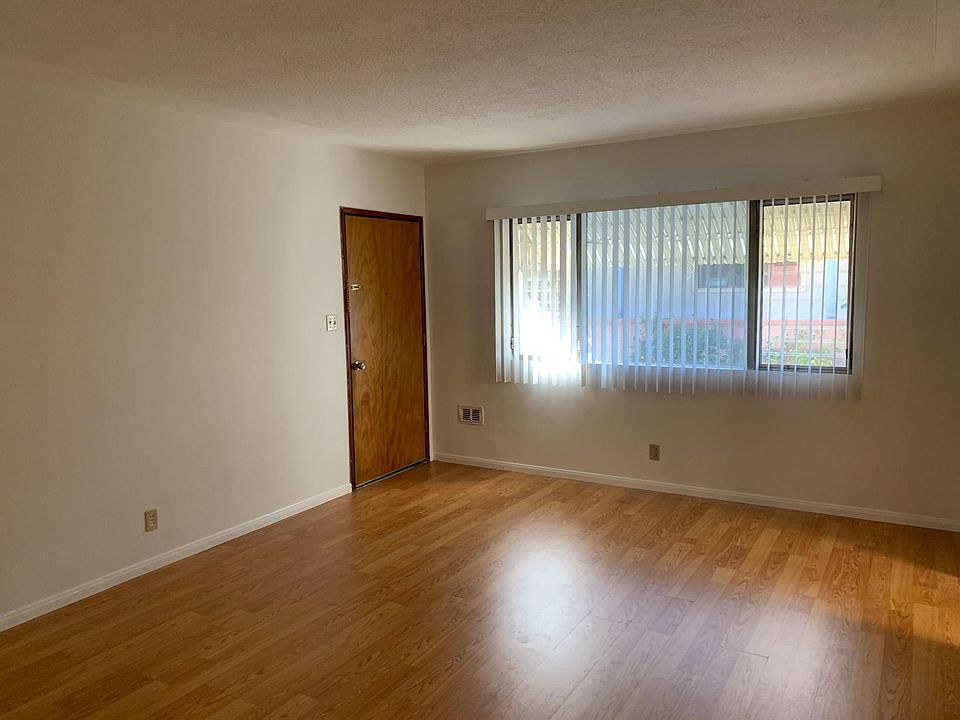 1st image of 5109 E 60th St
