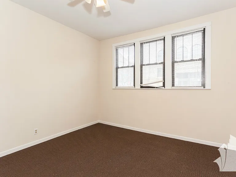 2255 N Southport Ave #O2 — Photo 5