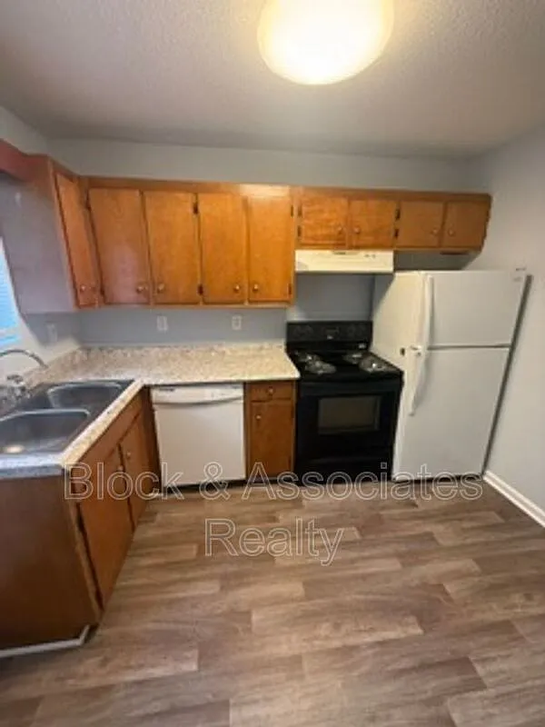 2 bed, 2.0 bath, $895 — Photo 3