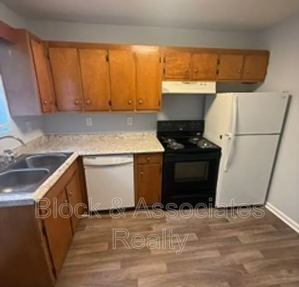 302 Reece Ave #G — Photo 3
