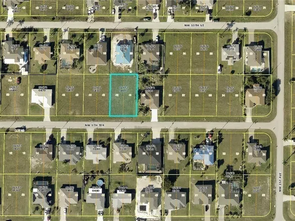 121 NW 9th Ter, Cape Coral, FL 33993