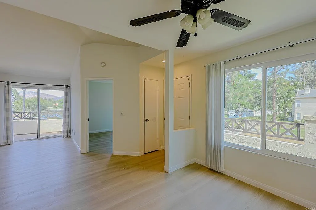 3 bed, 1096 sqft, $3,200 — Photo 3
