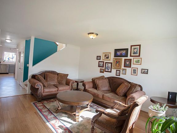 4th image of 949 Hacienda Circle