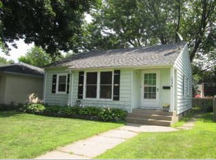 1536 Saint Albans St N, Saint Paul, MN 55117