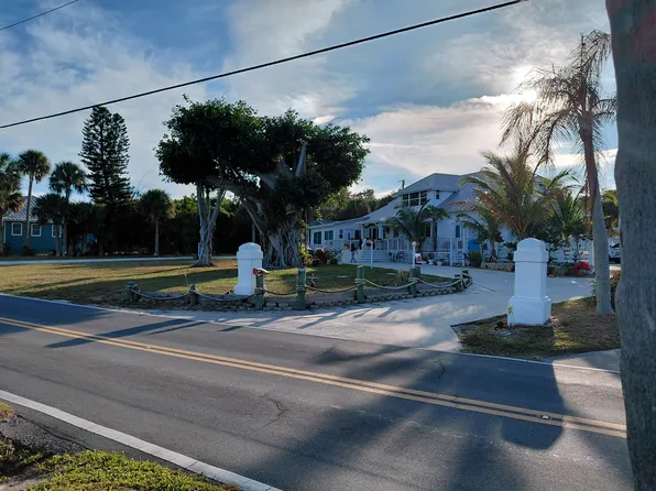 11107 S Indian River Dr, Fort Pierce, FL