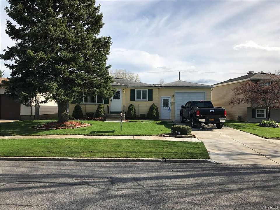 1st image of 19 Sprucewood Dr