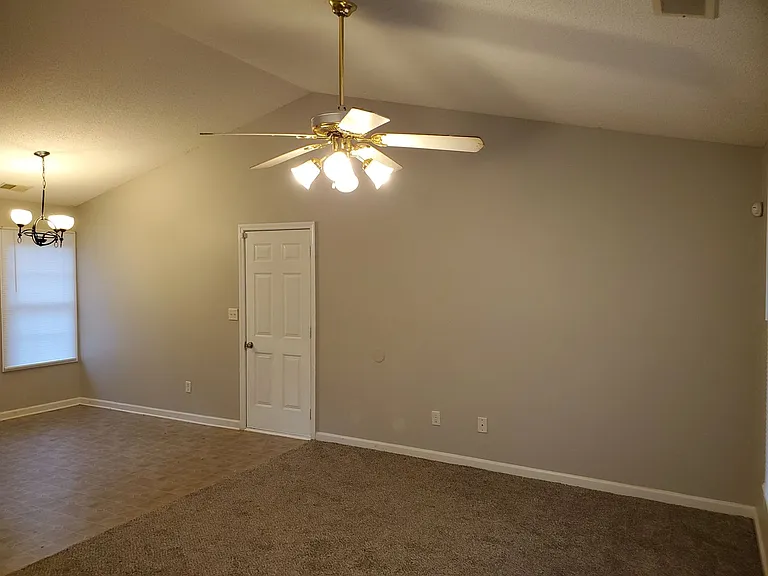 246 Carthage Blvd — Photo 4