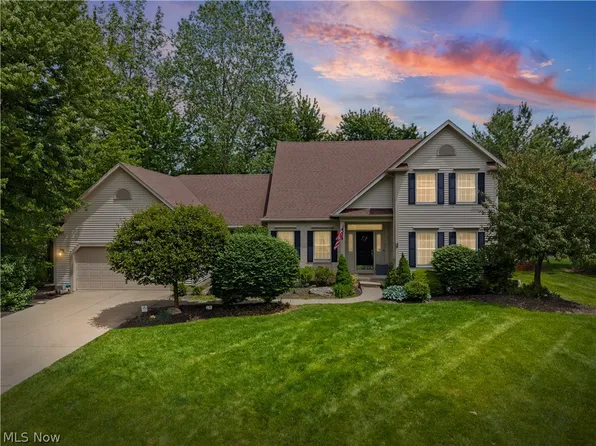 32194 Teasel Ct, Avon Lake, OH 44012