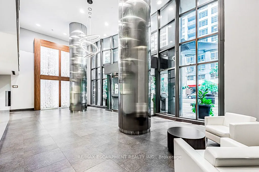 2 bed, $2,550 — Photo 3