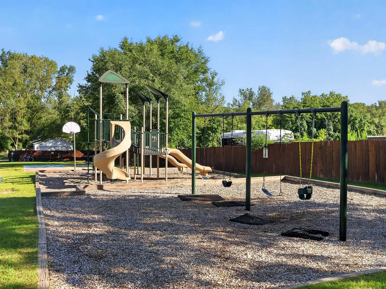 Americana Estates — Photo 3