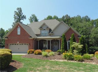409 Susanna Dr, Kernersville, NC 27284