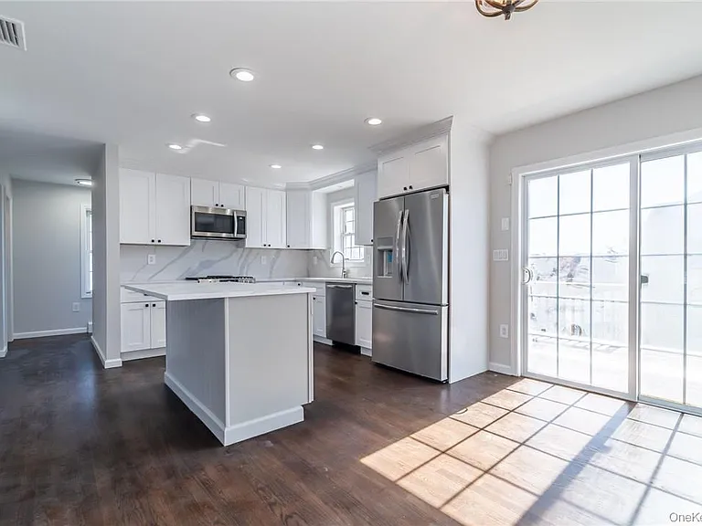 35 Harrison Ave — Photo 10