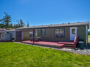 1096 Sidney St, Oak Harbor, WA 98277