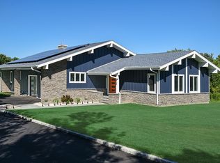 145 Herricks Ln, Riverhead, NY 11901