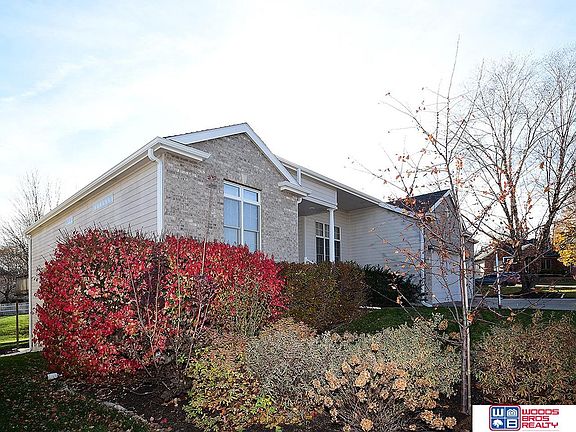 2nd image of 4910 Thomasbrook Ln