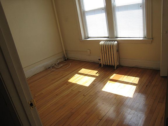 2nd image of 56 Egmont St #33