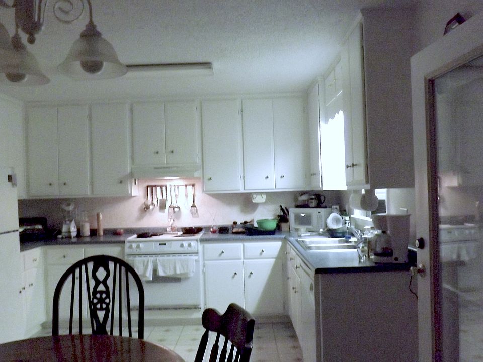 2nd image of 272 Riverdale Rd