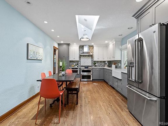 4th image of 4630 E 17th Avenue Parkway