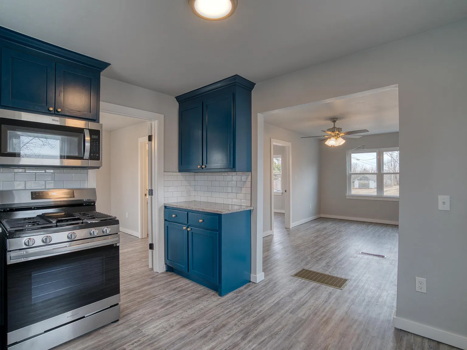 2 bed, $995 — Photo 3