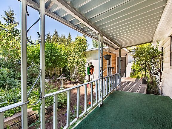3rd image of 16914 Silverbell Ct SE