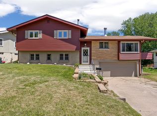 3908 Knollcrest Ct NE, Cedar Rapids, IA 52402