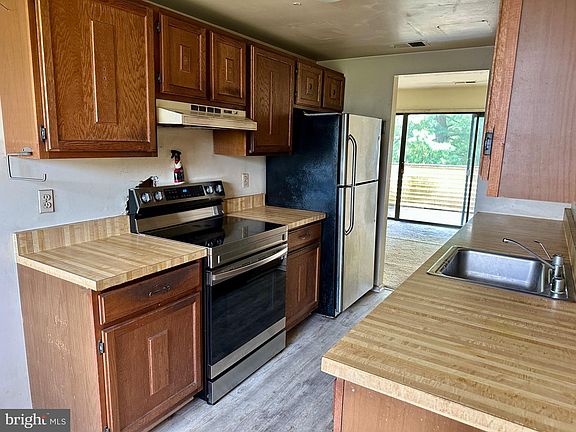4th image of 8716 Village Square Dr #11/8716