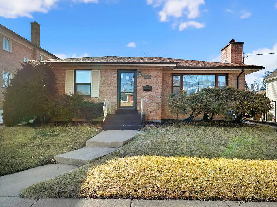 1st image of 2432 N 79th Ave