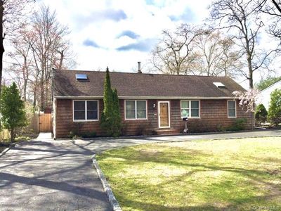 56 Gwendolyn Place, East Islip, NY, 11730