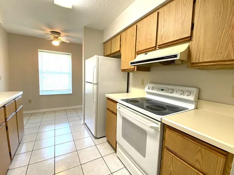 110 Bob White Ct — Photo 3