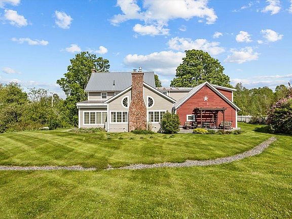4th image of 406 Courchaine Road