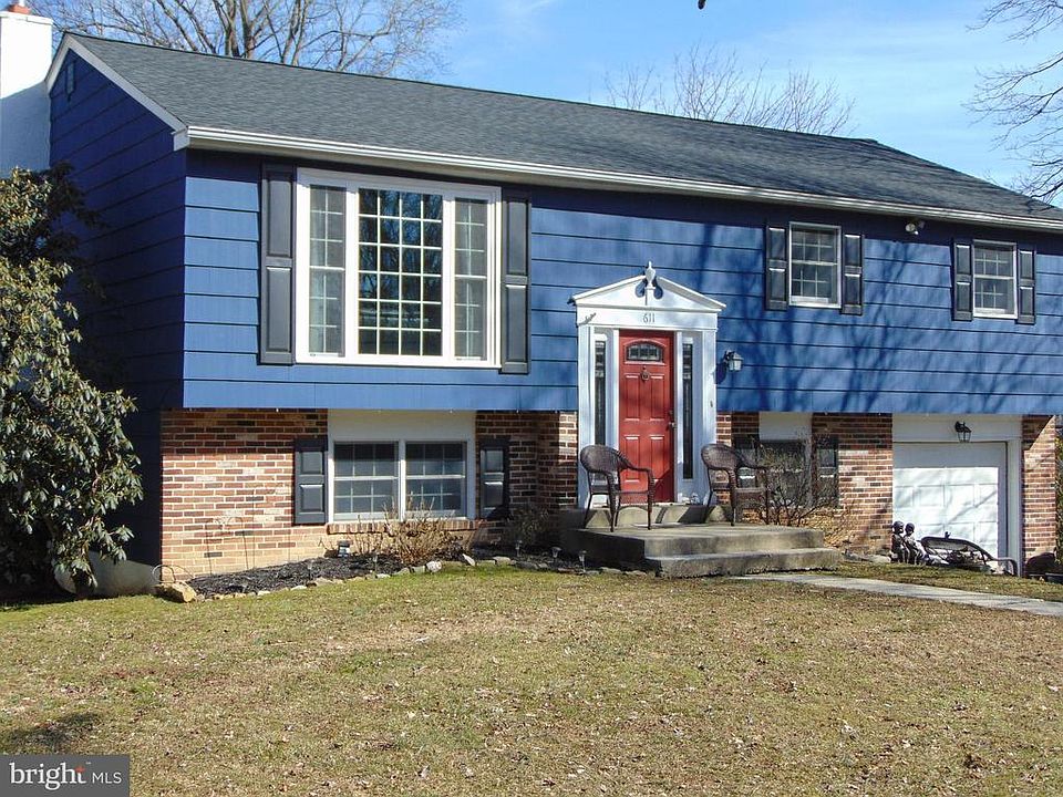 1st image of 611 Municipal Dr