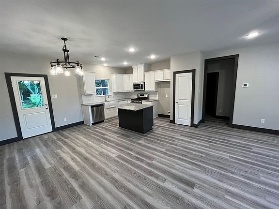 3rd image of 111 Heatherbrook