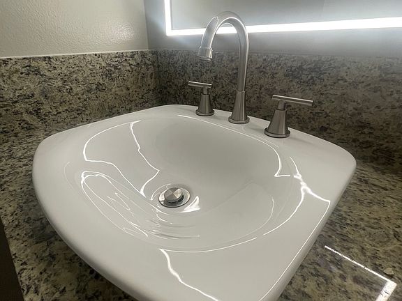 5th image of 326 N Stafford Way #326