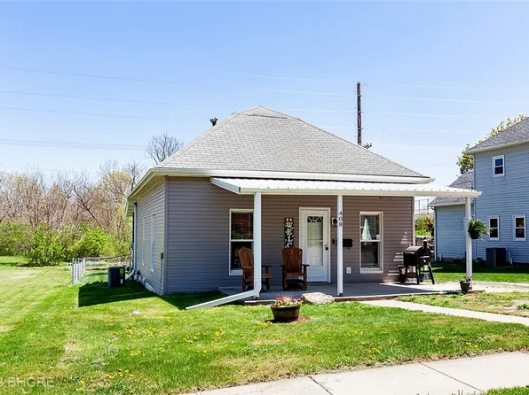 408 N 5th St, Chariton, IA 50049