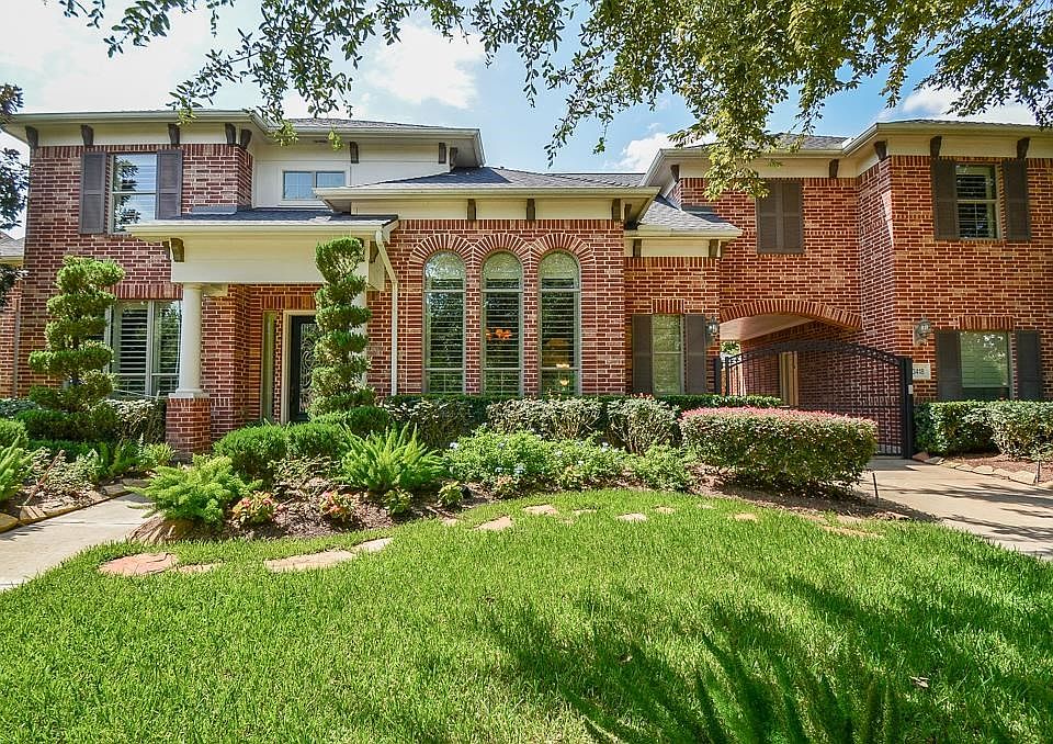 Beautiful custom David Powers home available in Seven Meadows.
